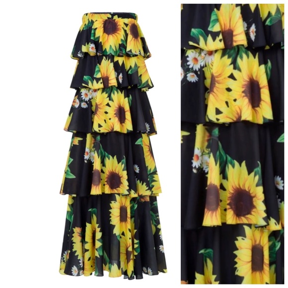 ๐ Gorgeous Layered Sunflower Maxi Dress - Picture 2 of 5